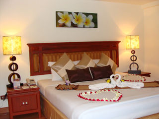 Sea Pearl Beach & Spa Patong Exteriör bild