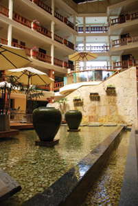 Sea Pearl Beach & Spa Patong Exteriör bild