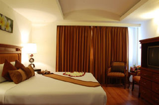 Sea Pearl Beach & Spa Patong Exteriör bild