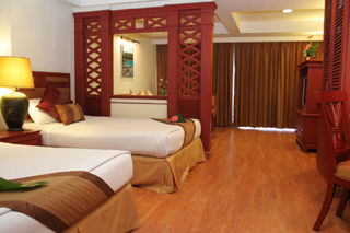 Sea Pearl Beach & Spa Patong Exteriör bild