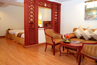 Sea Pearl Beach & Spa Patong Exteriör bild